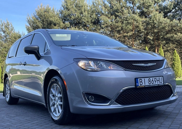 Chrysler Pacifica cena 85999 przebieg: 100000, rok produkcji 2017 z Częstochowa małe 379